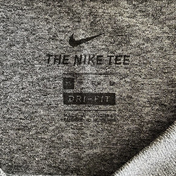 nike dri fit t-shirt / XS / heather gray - Picture 3 of 6